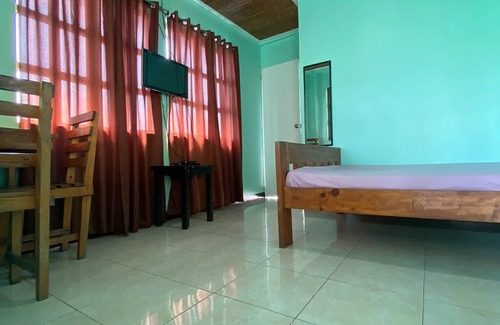 Silang House | Rachel's Bed and Breakfast Near Tagaytay