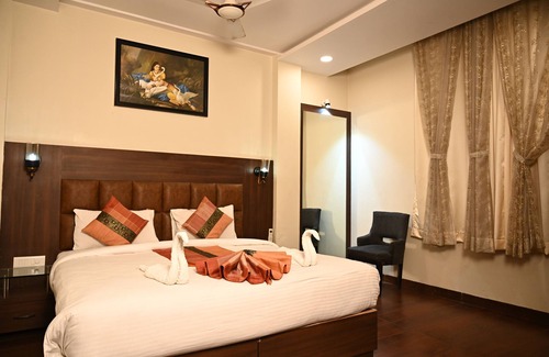 Varanasi Hotel | RADIANCE COURTYARD