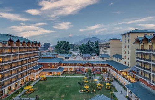 Srinagar Hotel | Radisson Collection Hotel & Spa, Riverfront Srinagar