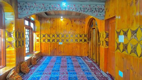 Gund House | Raees Paying Guest House Naranag