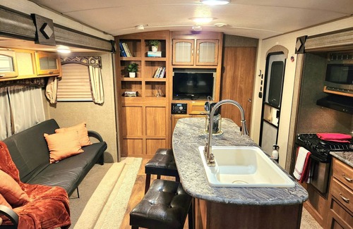 New Waverly House | RafterTFarm - The Star: Cozy Ranch Stay in an RV