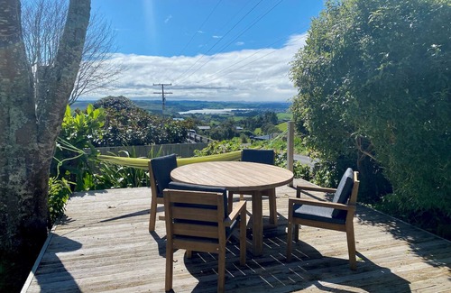 Raglan Cottage | Raglan View Cottage, private one bedroom home and only 3 min drive to the beach