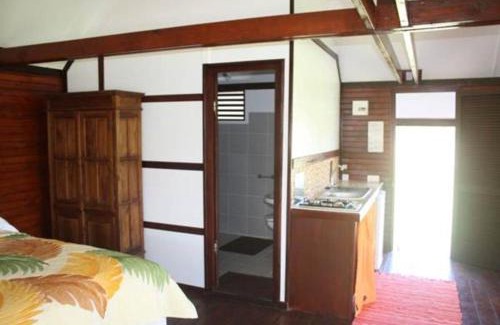 Uturoa House | Raiatea Airport Bungalow