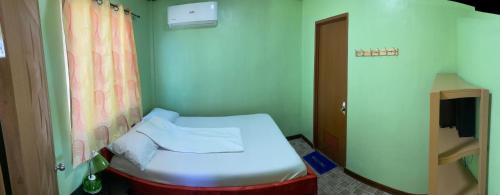 Olango Island Resort | Rainbow Beach Bar & Resort