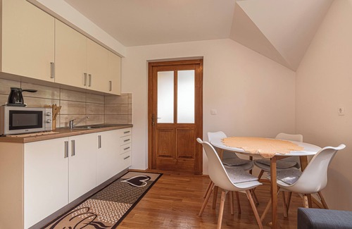 Crnomelj House | Rainbow Cottage In The Vineyards, Dragatuš, Slovenia