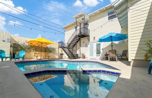 United Central Apartment | Rainforest apartment with shared Pool in brilliant St. Petersburg