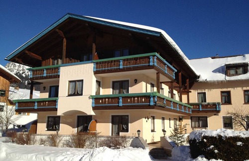 Tannheim Apartment | Raised ground floor No. 2 - Apartment house Wöber