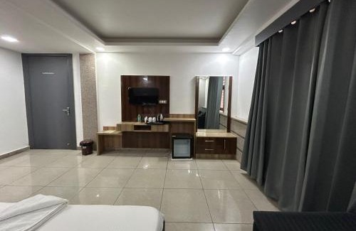 IMT Manesar Hotel | Raj Residency Gurgaon