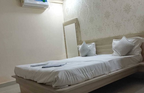Dadra Hotel | Raj Resort Vapi