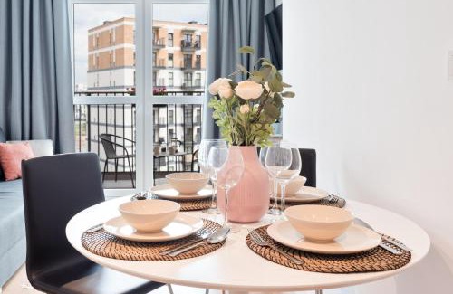 Wlochy Apartment | Rakowska Home Double Parking - miejsce dla 2 aut w cenie- double parking spot included
