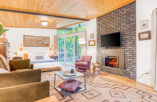 Raleigh Hills Hotel | Raleigh Hills Retreat