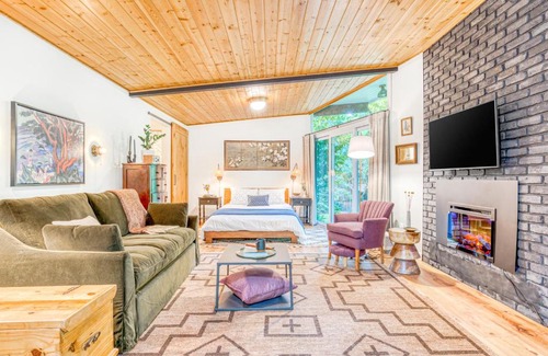 Raleigh Hills Hotel | Raleigh Hills Retreat