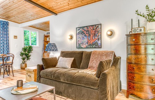 Raleigh Hills Hotel | Raleigh Hills Retreat