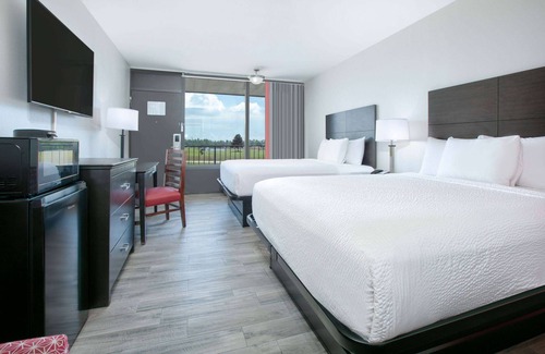 Diamondhead Hotel | Ramada by Wyndham Diamondhead I-10/Gulfport