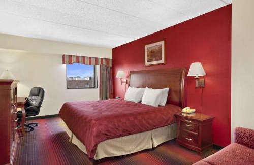 East Orange Hotel | Ramada by Wyndham East Orange