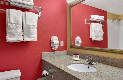East Orange Hotel | Ramada by Wyndham East Orange
