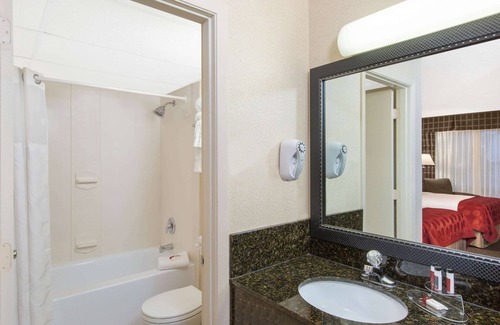 Grand Island Hotel | Ramada by Wyndham Midtown Grand Island