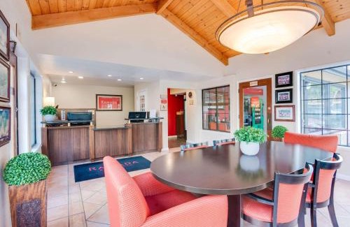 North Whisman Hotel | Ramada by Wyndham Mountain View