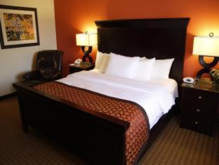 Tucson Hotel | Ramada by Wyndham Viscount Suites Tucson East