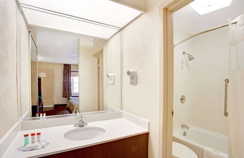 West Memphis Hotel | Ramada by Wyndham West Memphis