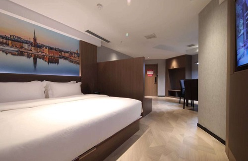 Caidian Qu Hotel | Ramada Encore by Wyndham Wuhan West