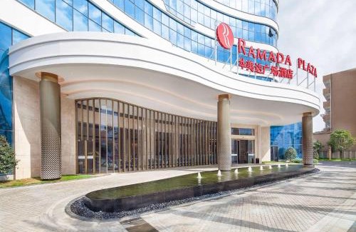 Chengjiang County Hotel | Ramada Plaza Fuxian Lake
