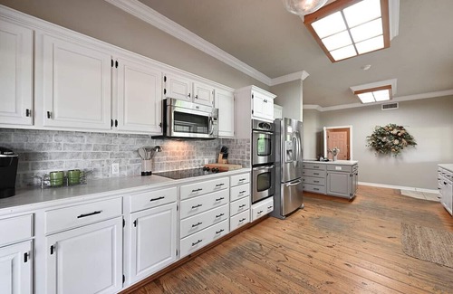Wellborn Apartment | Rambling Ranch: Space & Charm