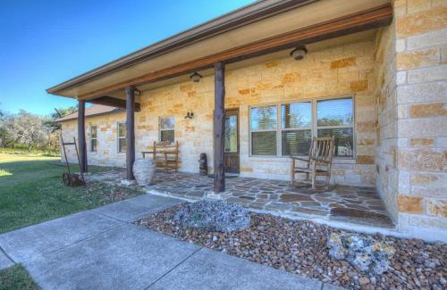 Fredericksburg House | Ranch Retreat Creek View - Pool Table and Fire Pit