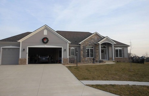 Saint Marys Allen County House | Ranch style in Cul-de-Sac + Walkout
