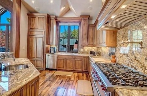 Aspen House | Rare Find, Spectacular Home in Aspen Core