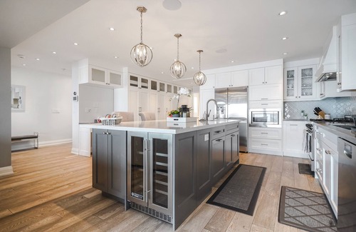 Long Branch House | Rare Waterfront 4-bedroom on the Lake