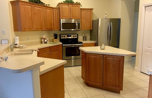 Tuscan Ridge House | RATES REDUCED Close to Disney. 5 Star home. Fantastic pool area, large lanai.