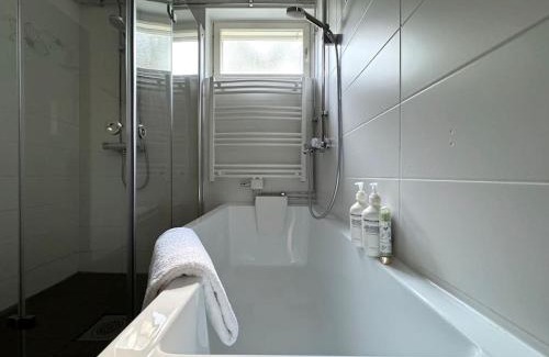 Oulu Apartment | Rauhallinen ja tilava ylimmän kerroksen neliö