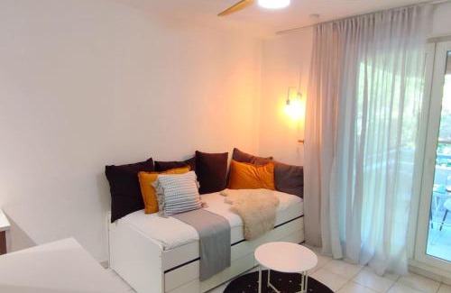 Residence Las Rebes Batiment Apartment | RAVAS Studio climatisé terrasse proche commerces