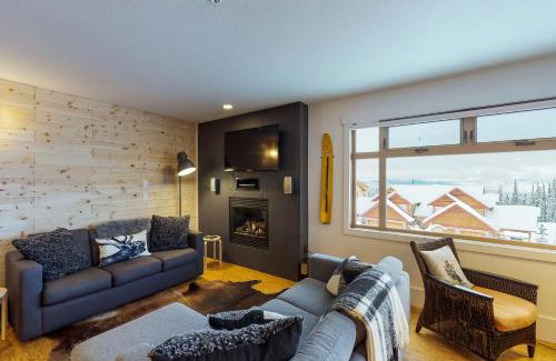 Big White Ski Resort Apartment | Raven 104