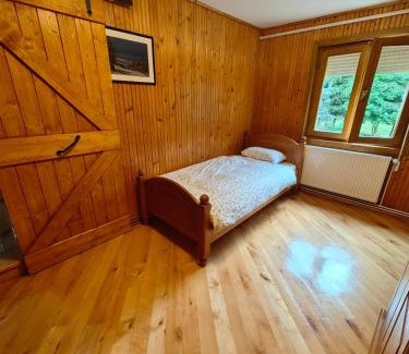 Tarlungeni Cabin | Raw Nature Cabin