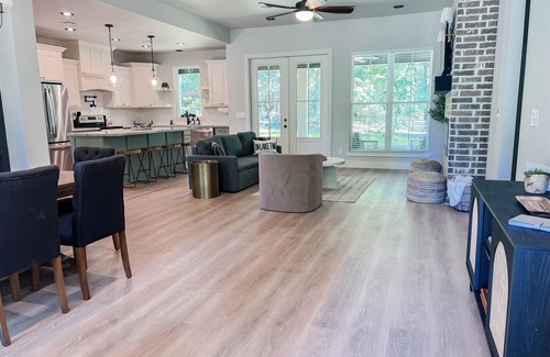 Brookeland House | Rayburn Resort home with access to swimming pool and golf course