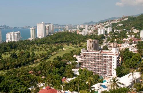 Lomas de Costa Azul Hotel | Real Bananas All Inclusive