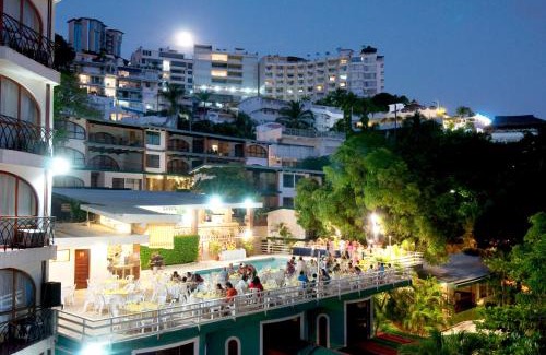 Lomas de Costa Azul Hotel | Real Bananas All Inclusive