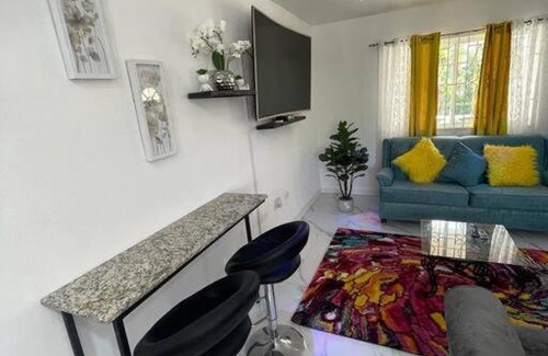 Runaway Bay Apartment | Real Luxe Getaway-Club Caribbean