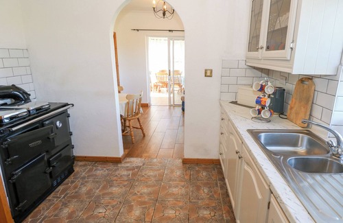 Claddaghduff Cottage | REALT NA MAIDNE, family friendly in Claddaghduff, County Galway