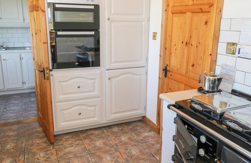 Claddaghduff Cottage | REALT NA MAIDNE, family friendly in Claddaghduff, County Galway