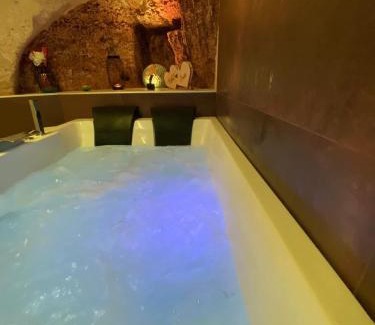 Gravina in Puglia Bed & Breakfast | REBEL SUITE cross