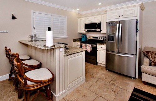 McGregor House | Rebuilt detached guesthouse w/separate entrance