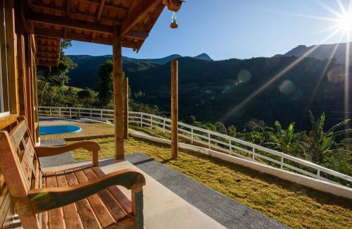 Alto Caparao House | Recanto Águas Nascentes - Casa na serra com piscina e cachoeira no quintal!