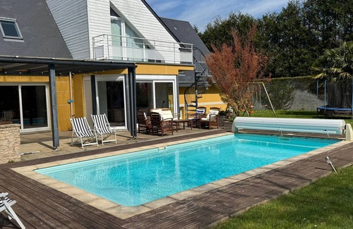 Bavent House | Recent 4-bedroom villa, heated pool in Bavent