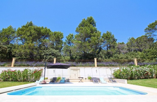 Rognes House | Recent villa 3 bedrooms, quiet village charm, pool near Aix and Luberon