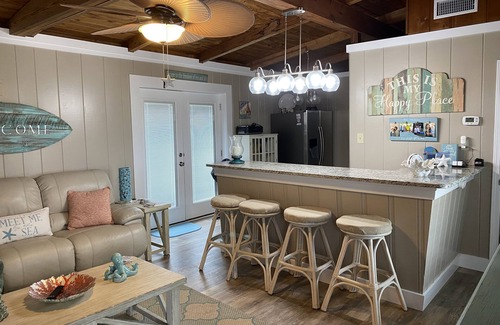 Bel Air Cottage | Recently renovated house just steps from the beach