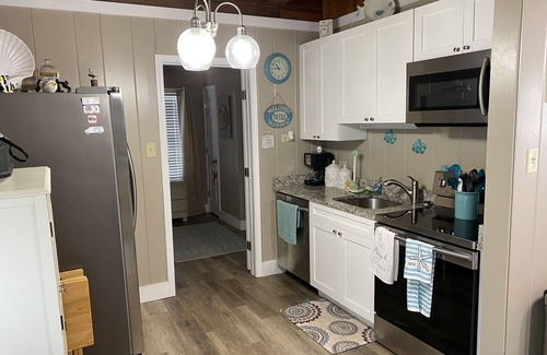 Bel Air Cottage | Recently renovated house just steps from the beach
