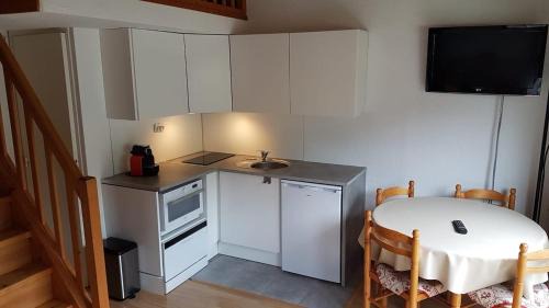 Les Carroz-d'Araches Apartment | RED APPLE CARROZ Duplex de charme WIFI Parking Balcon TV Ski-Bus
